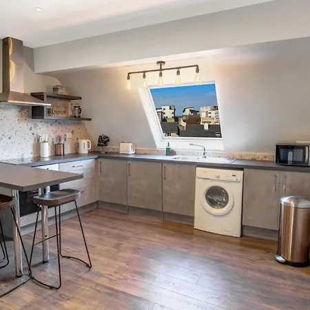 Church View Lane Apartment